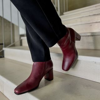 Polokozačky ECCO - nadčasová elegance na každodenní nošení 🍂 ✅ prémiová přírodní kůže ✅ široký podpatek pro větší...